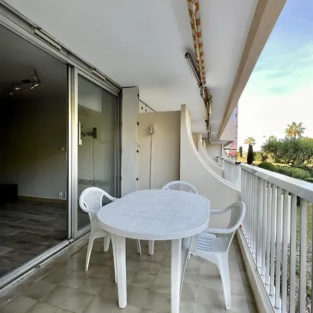 Apartment Bright Just A Stone's Throw From The Sea Saint-Raphaël
